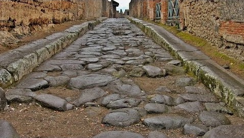 Come venivano costruite le strade nell'antica Roma